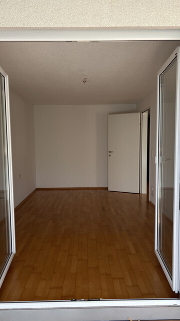 Geräumige Wohnung mit Balkon, Abstellraum, Keller, Tiefgaragenplatz und Fahrradabstellraum in Top-Lage!
