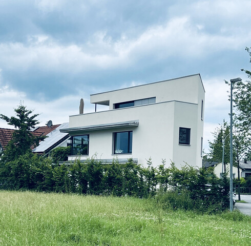 Außergewöhnliches Architektenhaus in ruhiger Wohngegend