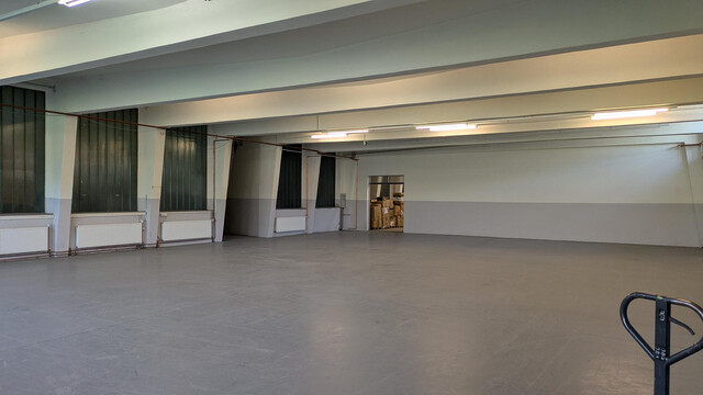 Gewerbe, Lager, Werkstatt, Produktion und Büroflächen– 1085 qm (Teilflächen möglich) in Top-Lage nahe Schweizer Grenze - mit Rampe und Hubtisch