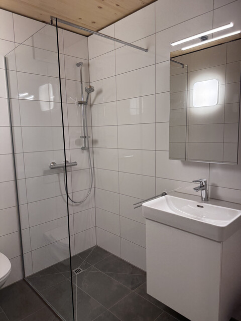 Attraktive 2,5-Zimmer-Wohnung, 46 m² Dachgeschoss – Pauschalmiete inkl. Strom & WLAN