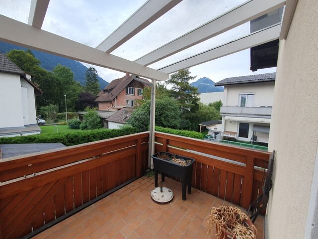 Zentral gelegene 3,5-Zimmerwohnung in einem gepflegten 3 Parteienhaus!