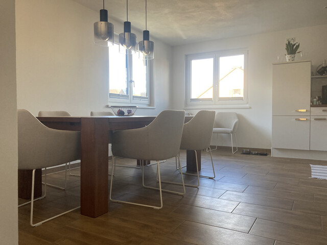 Ideales Generationenhaus mit 3 großen, modernen Wohnungen!