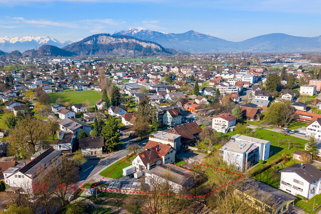 Hier beginnt Ihre Zukunft – Großes Grundstück für große Pläne