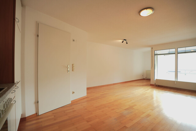Helle 2-Zimmer-Wohnung mit Balkon,  Keller und Tiefgaragenplatz 