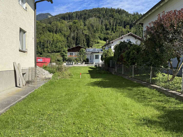 Sonniges Baugrundstück