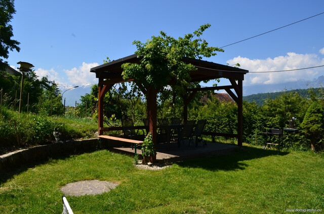Großzügige Liegenschaft mit zwei Wohneinheiten und 1.513m² Grundstücksfläche in Feldkirch-Tisis