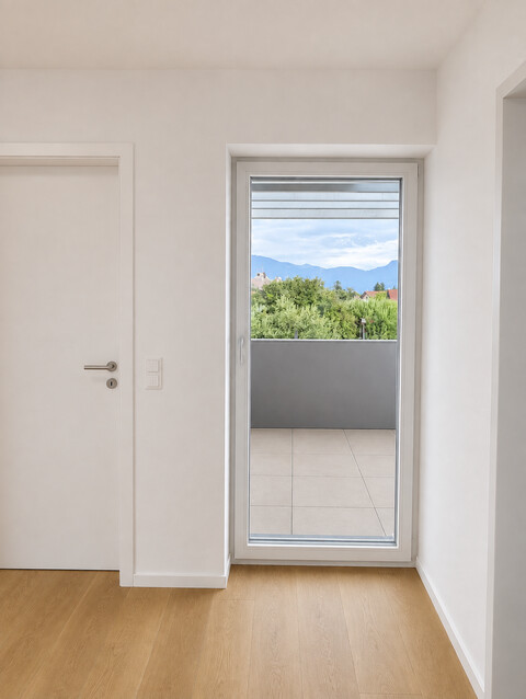 Erstbezug nach umfassender Sanierung – hochwertige 2-Zimmer-Wohnung mit großem Balkon in Lustenau