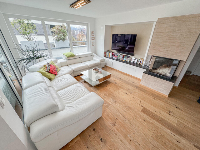 MODERNES PENTHOUSE IN ZENTRALER RUHELAGE