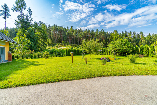 Gepflegter Bungalow mit Nebengebäude in idyllischer Ruhelage am Techelsberg