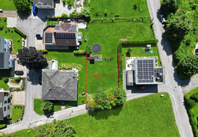 Sonniges Grundstück mit Bebauungskonzept für ein Einfamilienhaus