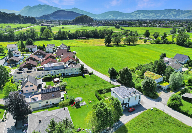 Sonniges Grundstück mit Bebauungskonzept für ein Einfamilienhaus