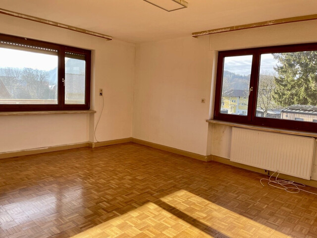 3-Zimmer-Wohnung mit sonnigem Balkon in grenznaher Lage