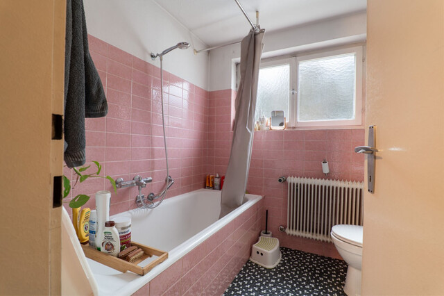 Charmantes Einfamilienhaus in Rankweil mit Garten, Garage & Bergblick – Renovierungsprojekt!