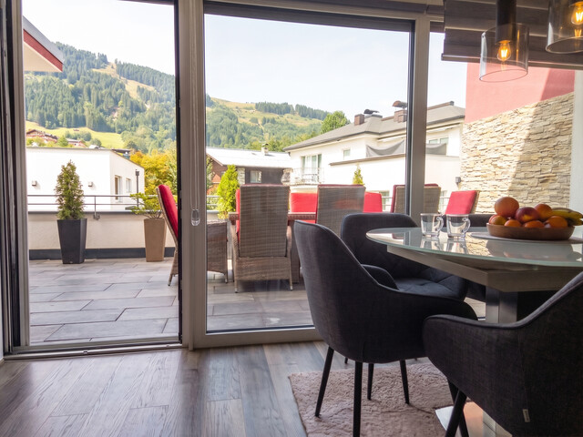 Neuwertiges Reihenhaus mit fünf Zimmern und XXL-Aussichtsterrasse in Saalfelden - Digitales Bieterverfahren