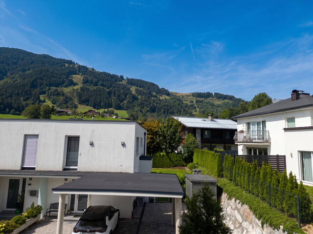 Neuwertiges Reihenhaus mit fünf Zimmern und XXL-Aussichtsterrasse in Saalfelden - Digitales Bieterverfahren