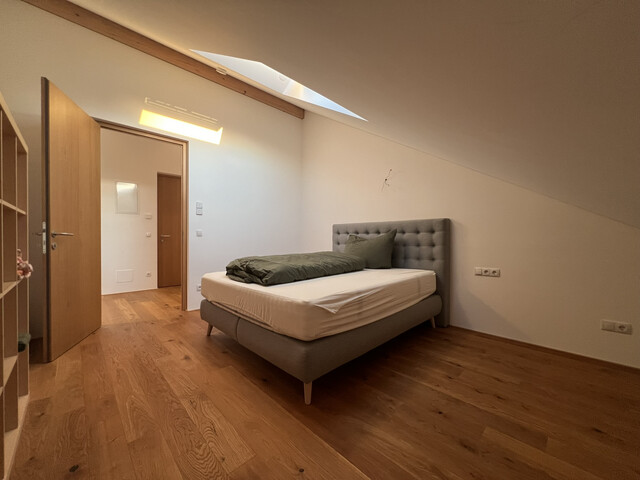 Hochwertig ausgestattete 2-Zimmer Dachgeschosswohnung in Lauteracher Kleinwohnanlage