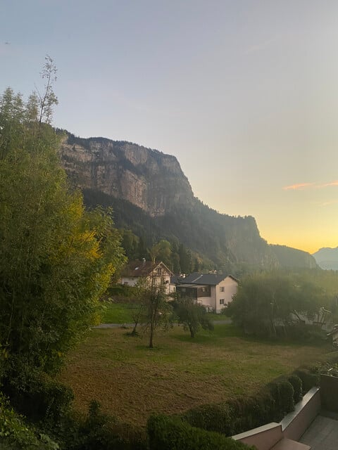 Terrassenwohnung mit großzügiger Loggia  umd 2 TG Parkplätze