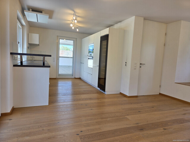 NEUER PREIS: Neuwertiges, klimatisiertes 3-Zimmer-Penthouse in ruhiger Lage mit Unterstellplatz in Koblach!