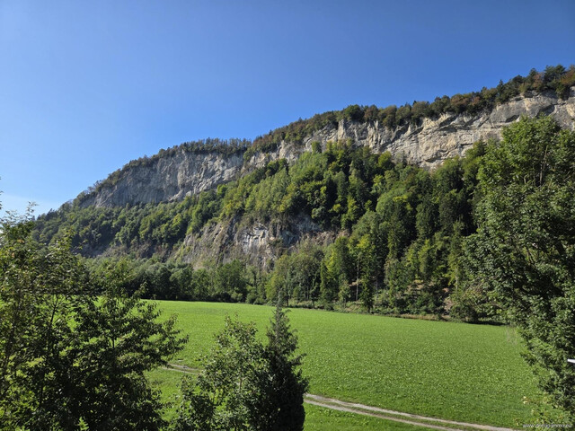 NEUER PREIS: Neuwertiges, klimatisiertes 3-Zimmer-Penthouse in ruhiger Lage mit Unterstellplatz in Koblach!