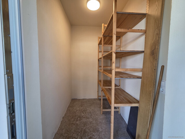 NEUER PREIS: Neuwertiges, klimatisiertes 3-Zimmer-Penthouse in ruhiger Lage mit Unterstellplatz in Koblach!