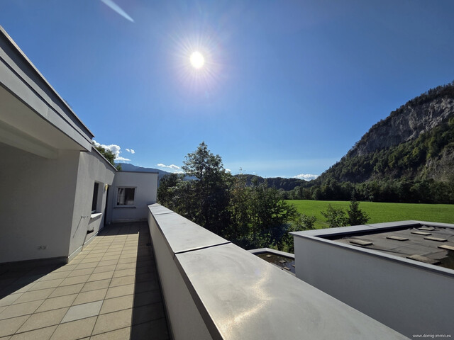 NEUER PREIS: Neuwertiges, klimatisiertes 3-Zimmer-Penthouse in ruhiger Lage mit Unterstellplatz in Koblach!