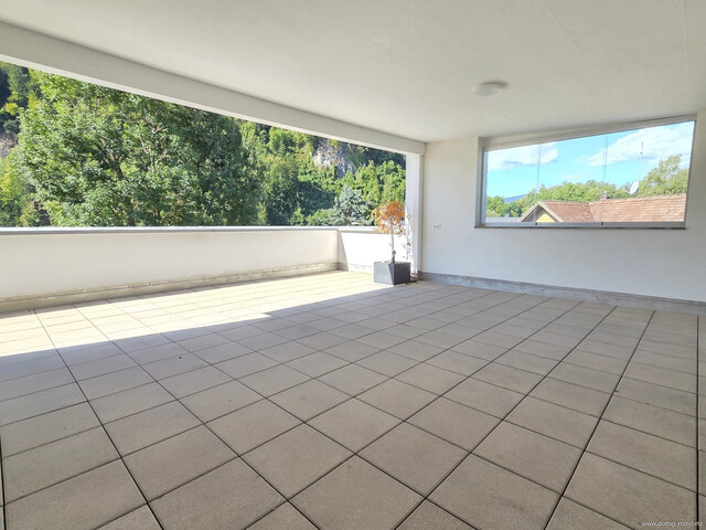 NEUER PREIS: Neuwertiges, klimatisiertes 3-Zimmer-Penthouse in ruhiger Lage mit Unterstellplatz in Koblach!