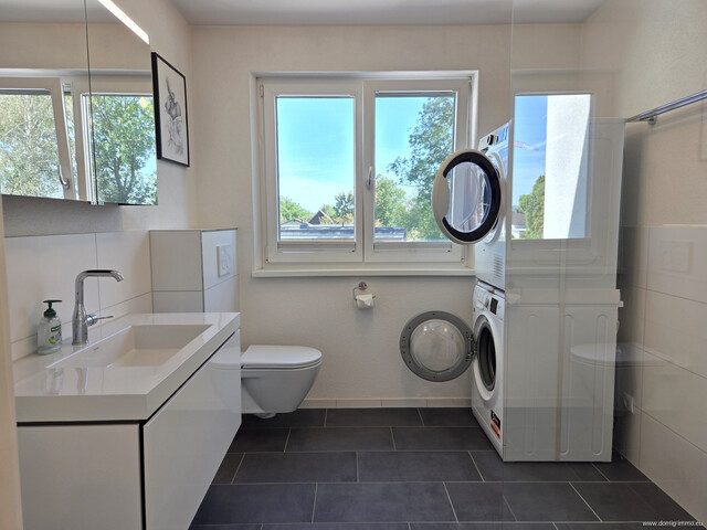 NEUER PREIS: Neuwertiges, klimatisiertes 3-Zimmer-Penthouse in ruhiger Lage mit Unterstellplatz in Koblach!