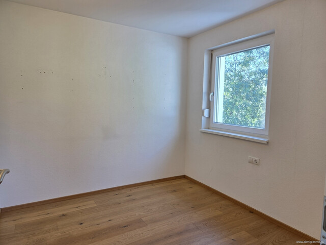 NEUER PREIS: Neuwertiges, klimatisiertes 3-Zimmer-Penthouse in ruhiger Lage mit Unterstellplatz in Koblach!