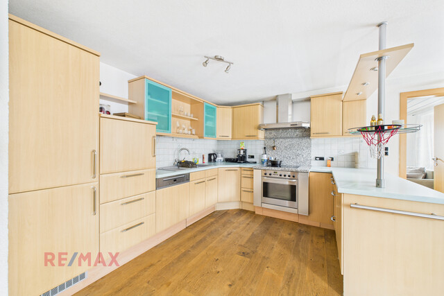 Zinshaus mit Pizzeria und bebaubarer Grundstücksreserve – Alles an einem Standort