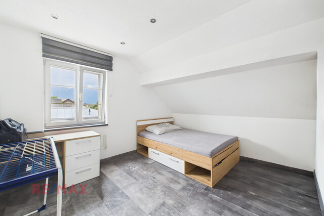 Zinshaus mit Pizzeria und bebaubarer Grundstücksreserve – Alles an einem Standort