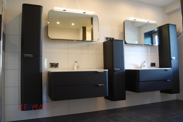 Zinshaus mit Pizzeria und bebaubarer Grundstücksreserve – Alles an einem Standort