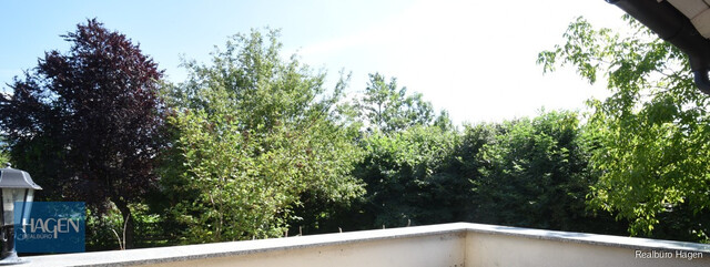 Großes Grundstück mit vermietbarem Haus