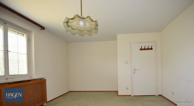 Großes Grundstück mit vermietbarem Haus