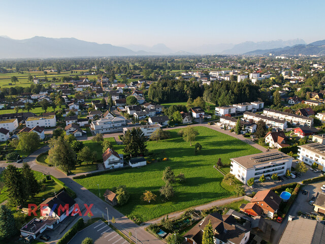 Traumhaftes sonniges Grundstück in Seenähe