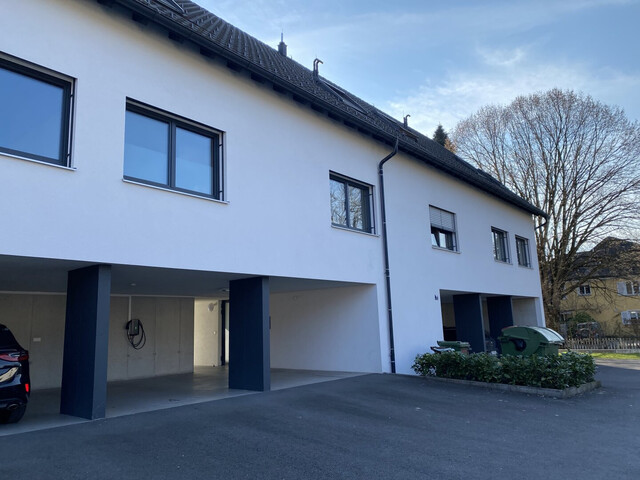 Hochwertige 3 Zimmerwohnung mit Carport/E-Ladestation