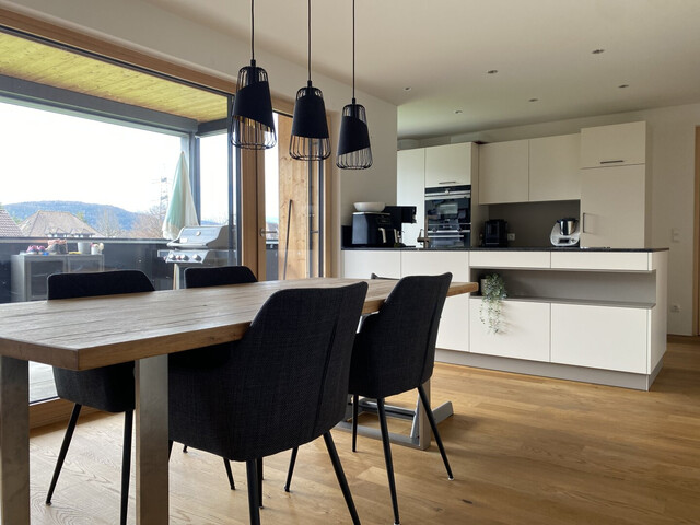 Hochwertige 3 Zimmerwohnung mit Carport/E-Ladestation