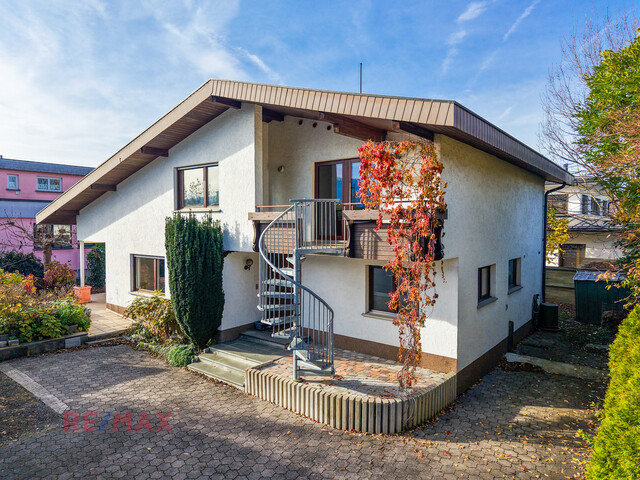 Top-Objekt in Altach: Haus mit Einliegerwohnung und zwei XL-Garagen