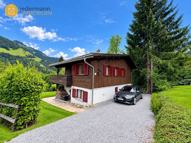 DORNBIRN EBNIT: URIGES FERIENWOHNHAUS IN TRAUMHAFTER BERGLAGE