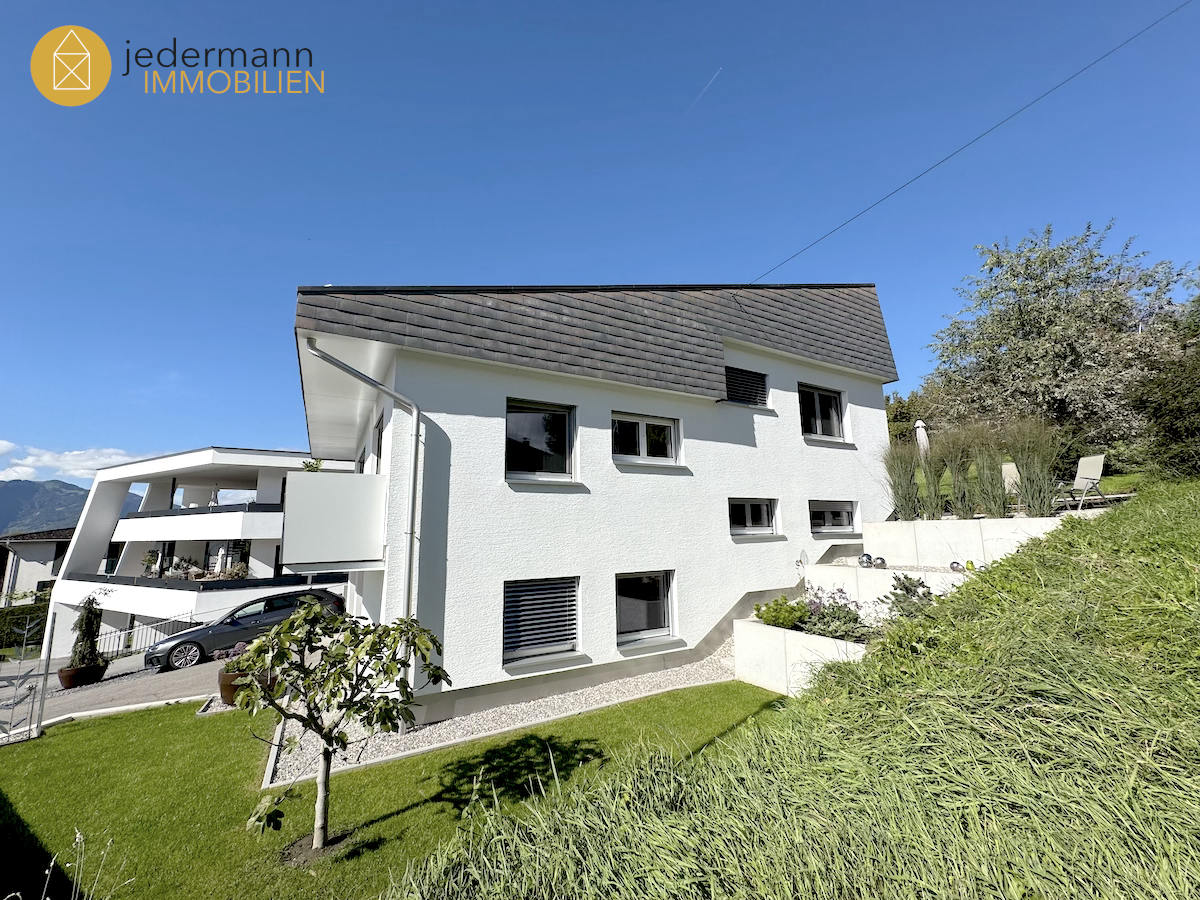 SULZ: Elegantes und hochwertiges Haus in Top-Lage!