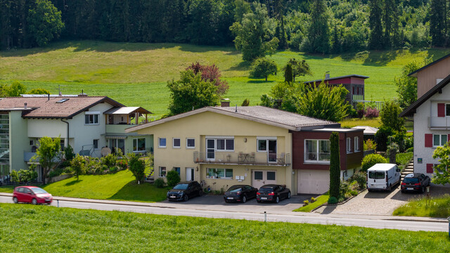 Ein-/ Zweifamilienhaus in Hörbranz -  Familienidylle im Grünen
