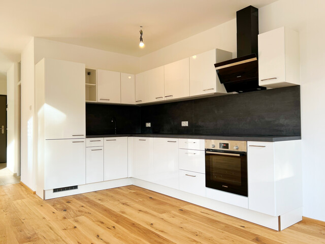 Neuwertige und helle 2-Zimmerwohnung im Erdgeschoss