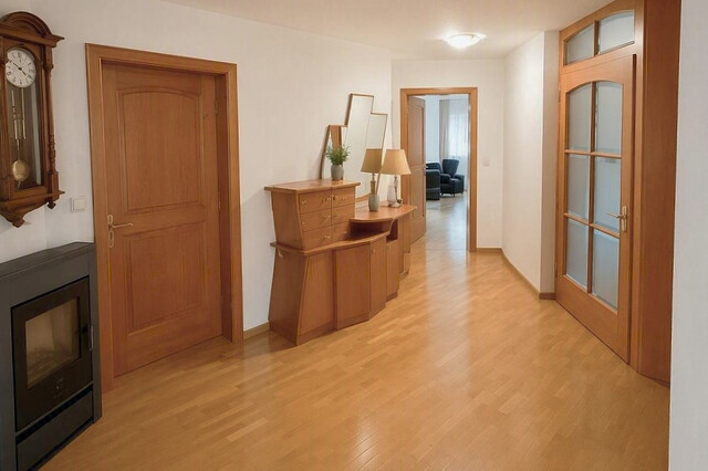 Großes Zweifamilienhaus in bester Lage im Obdorf