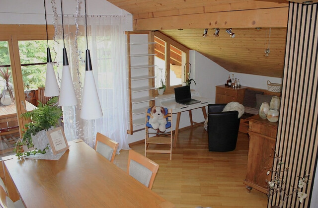 Großes Zweifamilienhaus in bester Lage im Obdorf