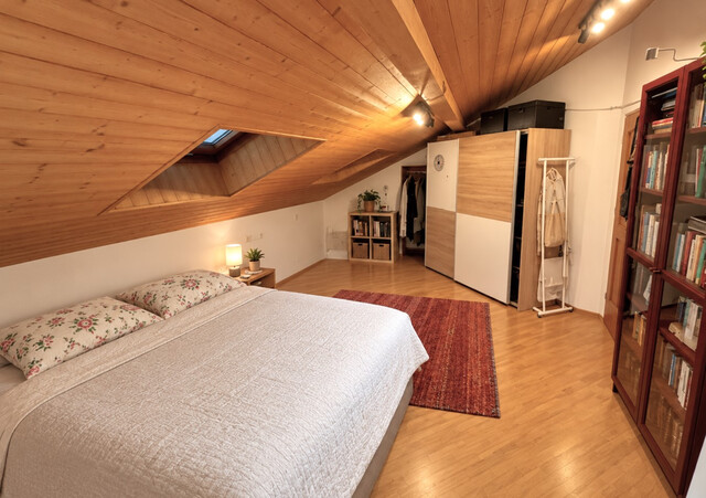 Großes Zweifamilienhaus in bester Lage im Obdorf