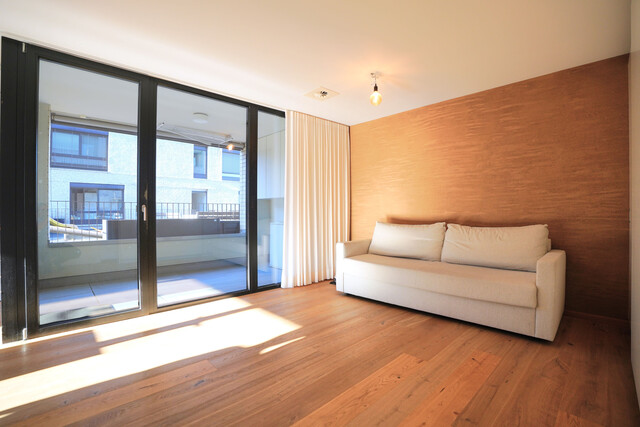 Garnmarkt: Moderne 3-Zimmer-Wohnung, hochwertige Teilmöblierung