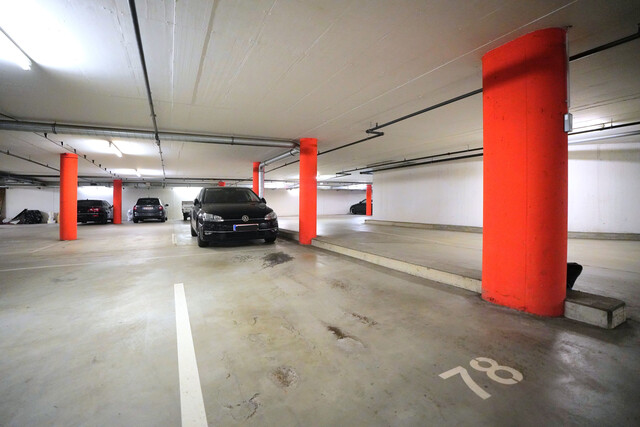 Garnmarkt: Moderne 3-Zimmer-Wohnung, hochwertige Teilmöblierung