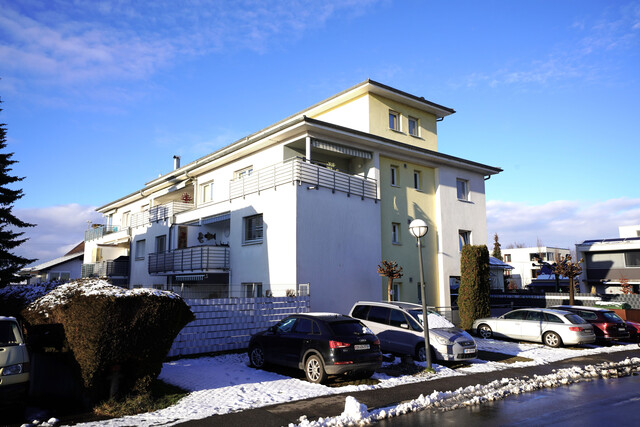 Helle 2-Zimmer-Wohnung mit großer Dachterrasse 