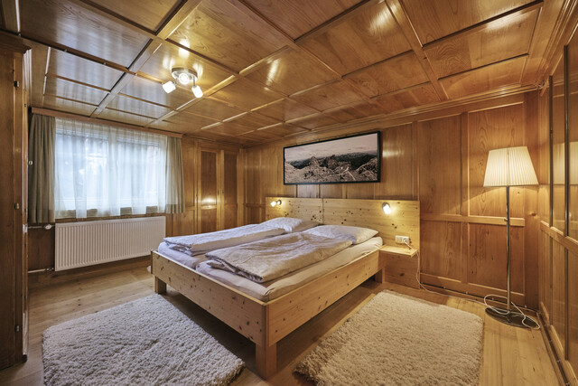 Großes Wohnhaus mit zwei Wohnungen zu verkaufen