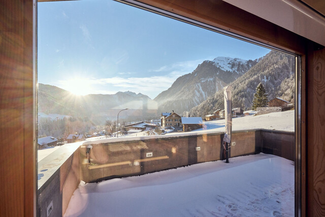 Großes Wohnhaus mit zwei Wohnungen zu verkaufen