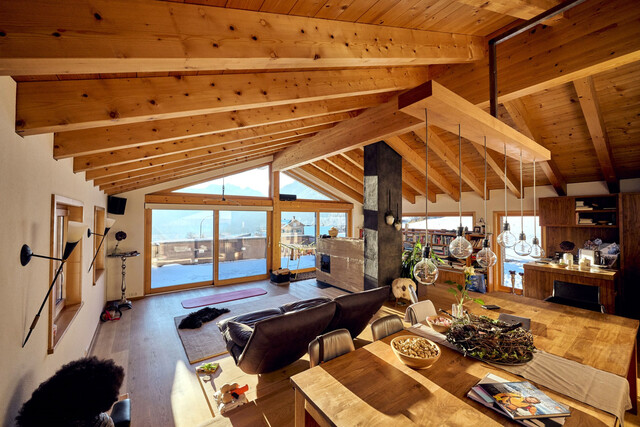 Großes Wohnhaus mit zwei Wohnungen zu verkaufen